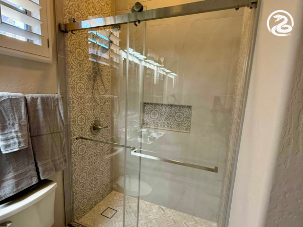 Lynx 1/4" Barn Door Shower Double Slide Complete with Glass LYNX6070
