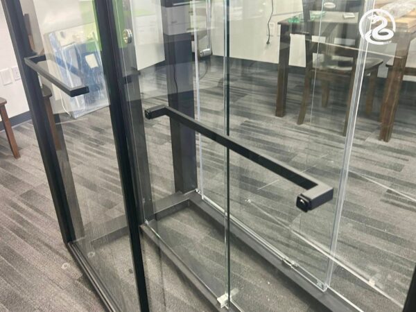 Lynx 1/4" Barn Door Shower Double Slide Complete with Glass LYNX6070 - Image 2